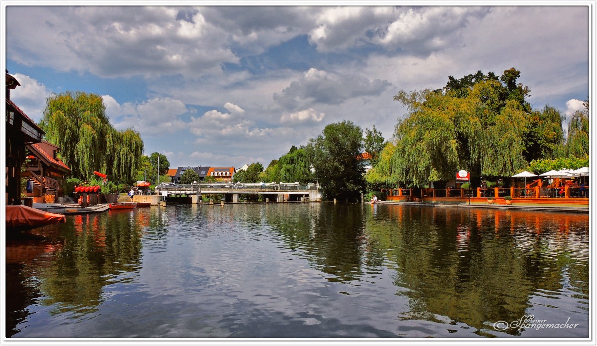 Auf der Spree im Zentrum von Lbben, August 2015