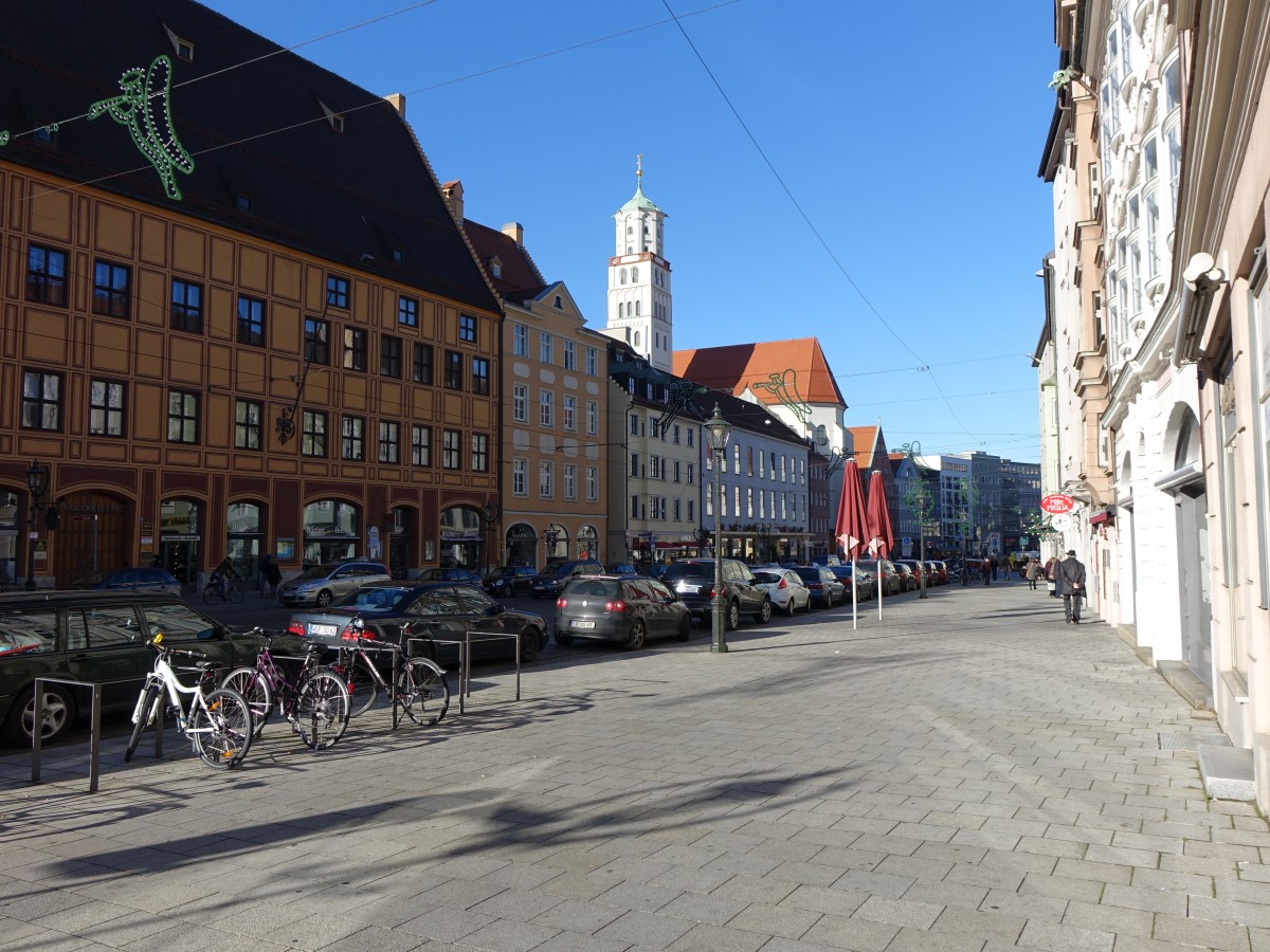 Augsburg, Maximilianstrae mit Fuggerhaus und St. Moritz Kirche (20.12.2015)