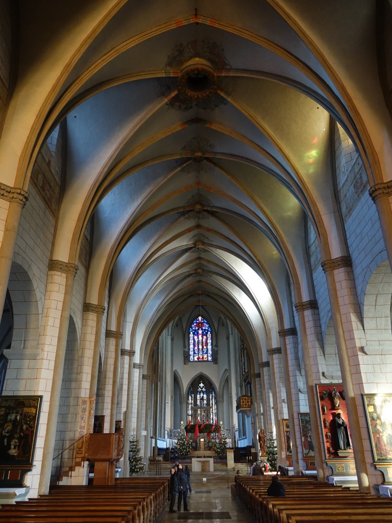 Augsburg, Mittelschiff im Dom (20.12.2015)