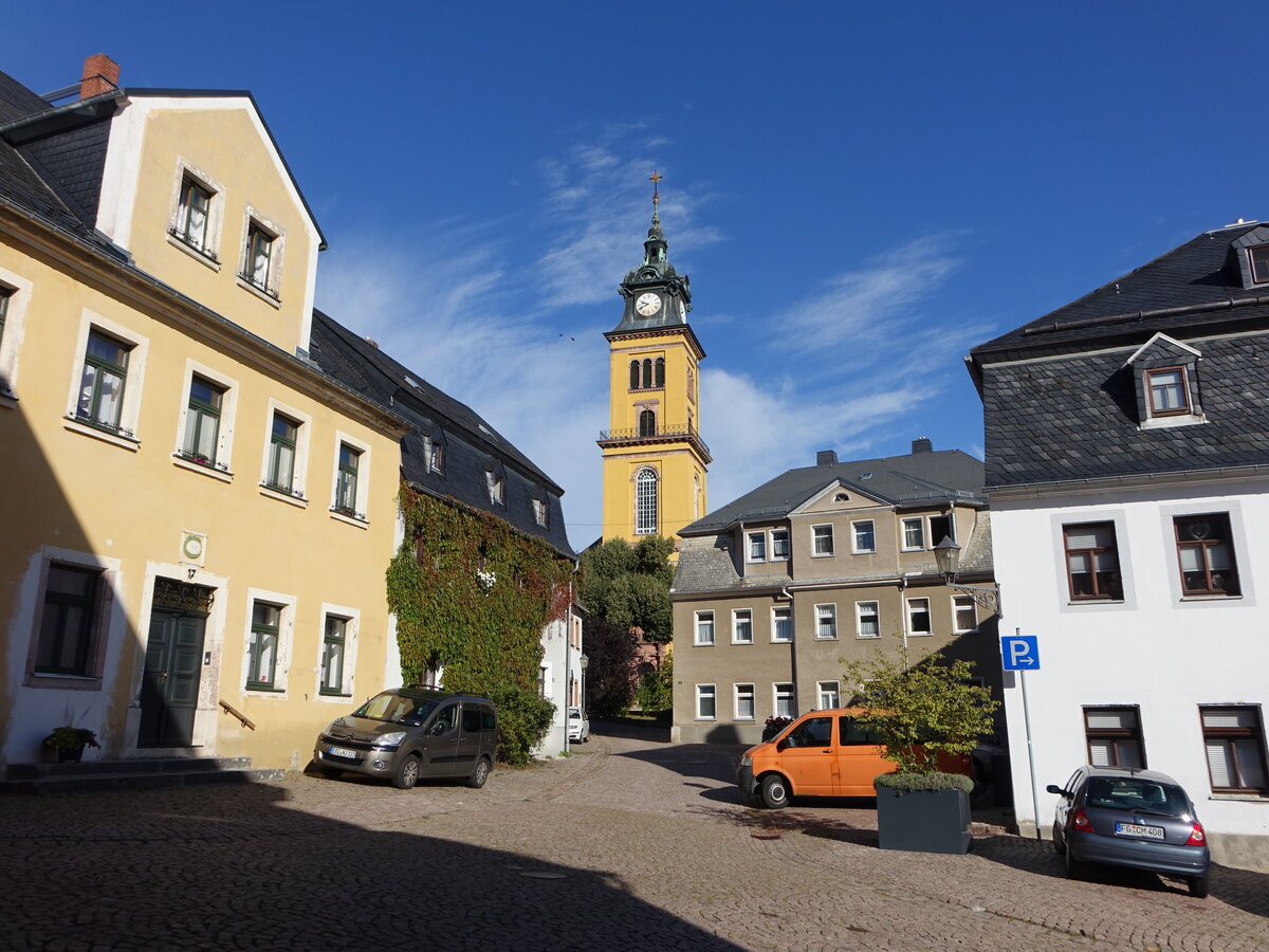 Augustusburg, Gebude und Stadtkirche St. Petri am Markt (17.09.2023)