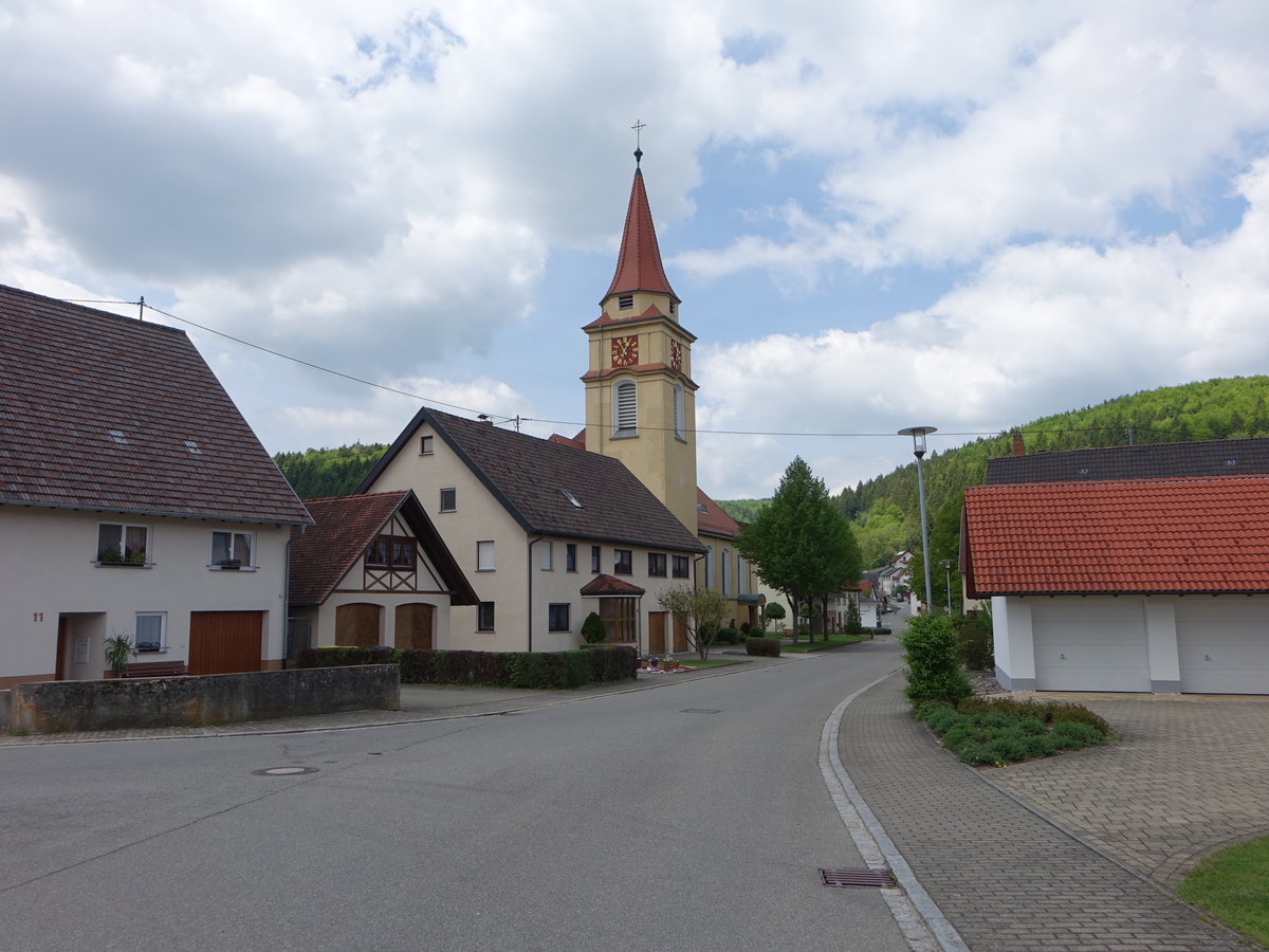Aulfingen, kath. Pfarrkirche St. Nikolaus, erbaut ab 1437 (25.05.2017)