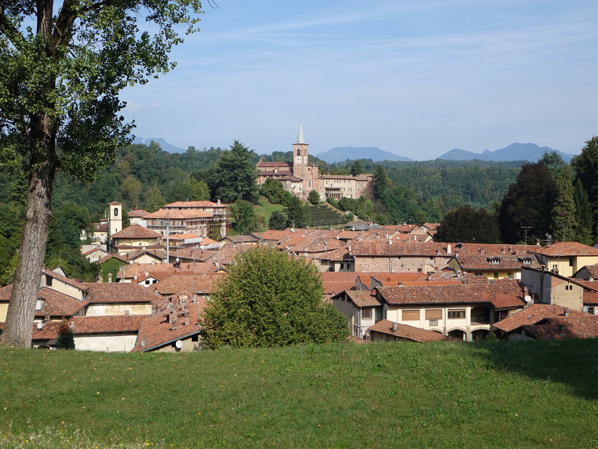 Ausblick auf die Altstadt von Castiglione Olona mit der Stiftskirche Santi Stefano e Lorenzo (22.09.2018)