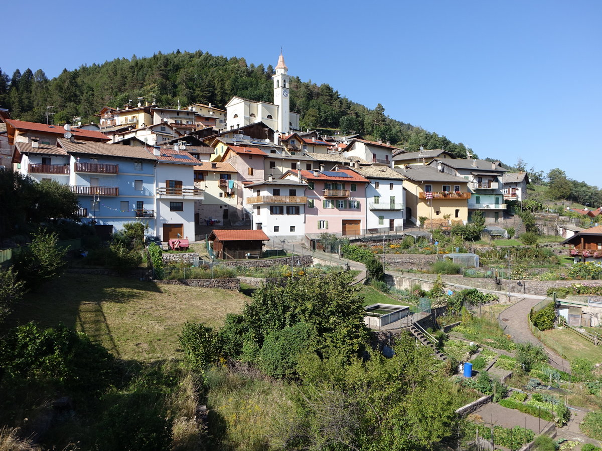 Ausblick auf die Altstadt von Grauno mit der Pfarrkirche San Martino (16.09.2019)