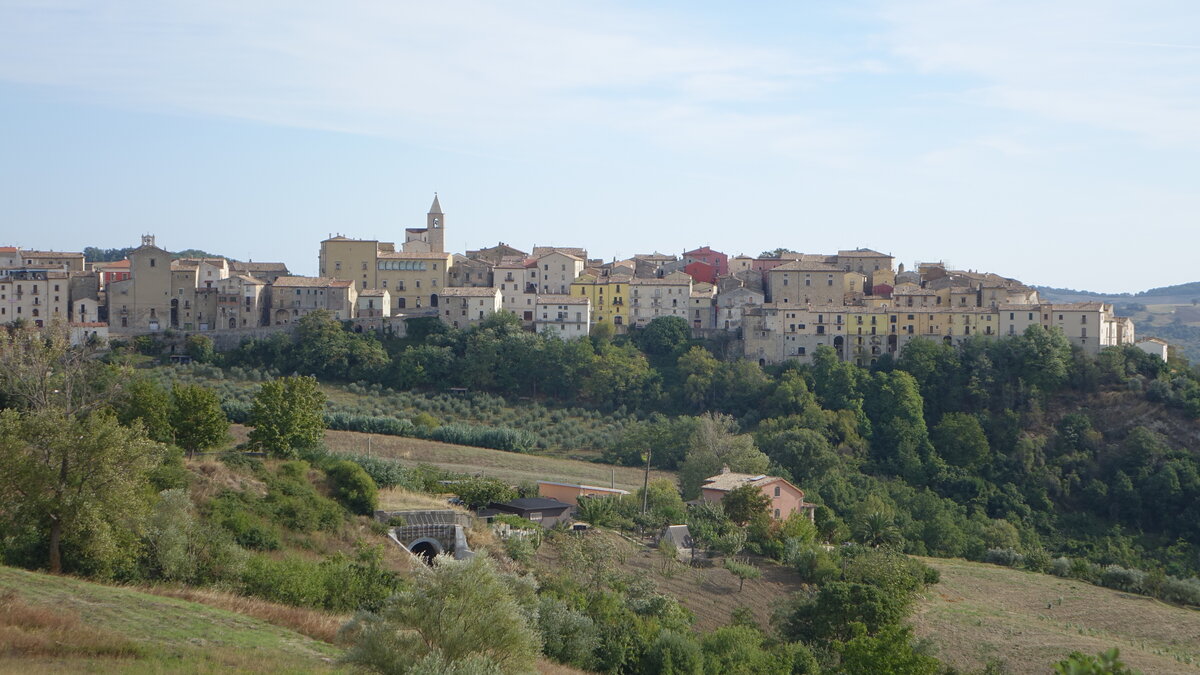 Ausblick auf die Altstadt mit Pfarrkirche del Addolorata von Casacalenda (17.09.2022)