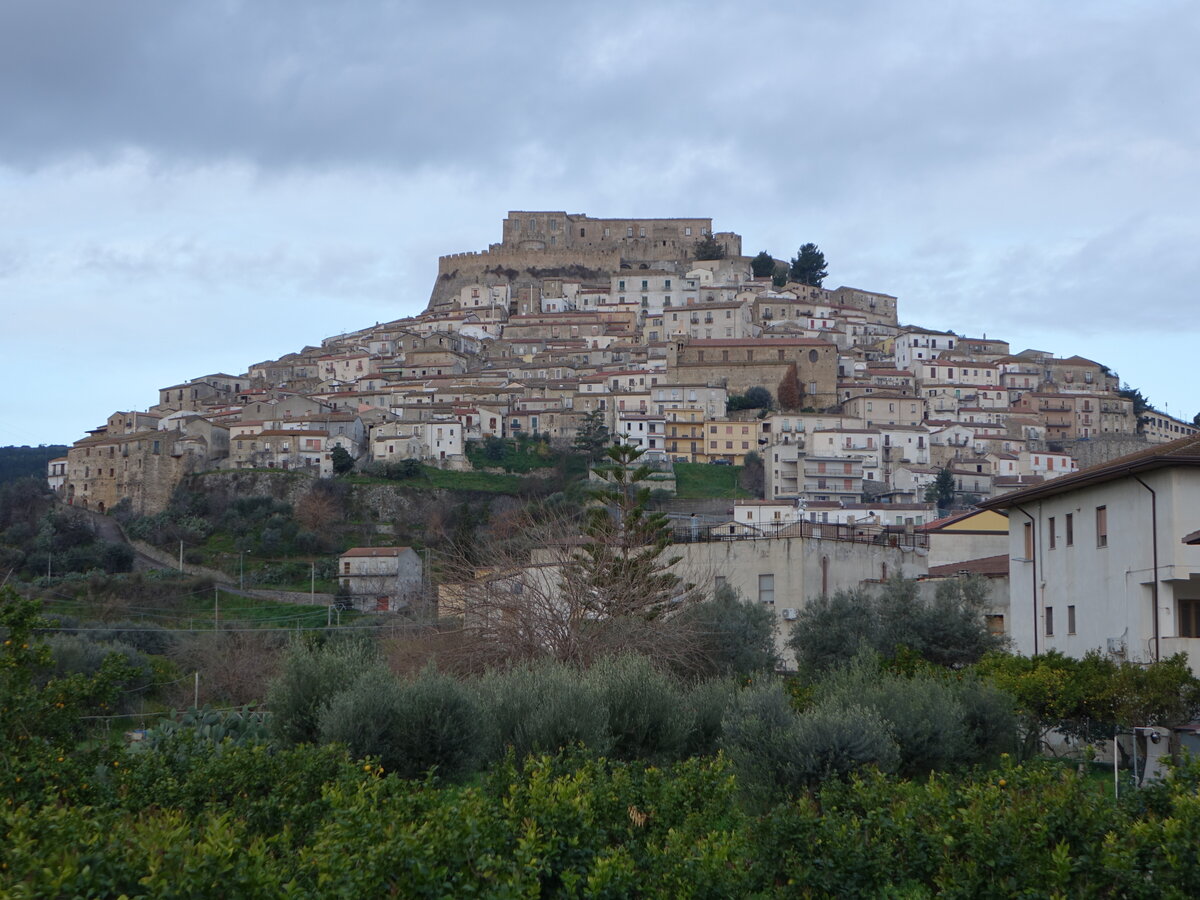 Ausblick auf die Altstadt von Rocca Imperiale (01.03.2023)