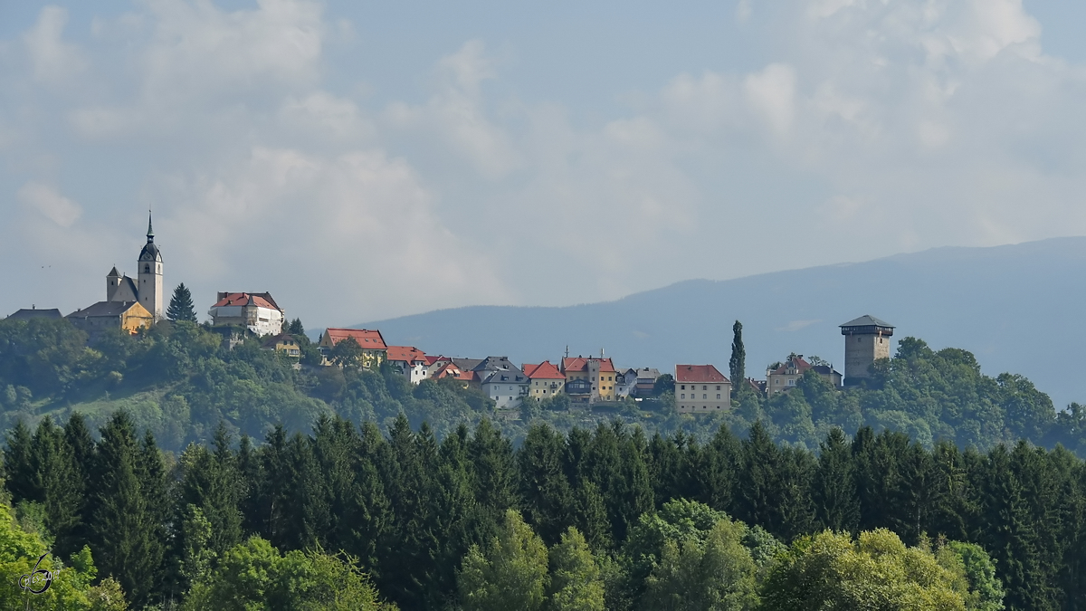 Ausblick auf die Stadt Althofen mit der Pfarrkirche und dem Annenturm. (September 2019)