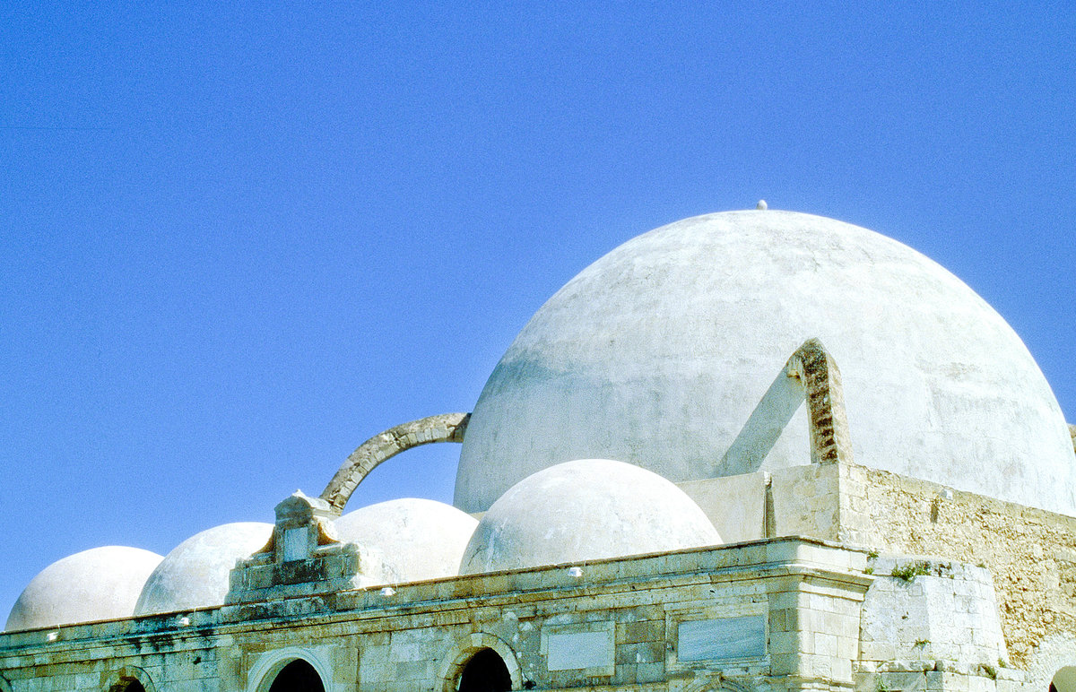 Ausschnitt von Hassan-Pascha-Moschee in Chania. Bild vom Dia. Aufnahme: April 1999.