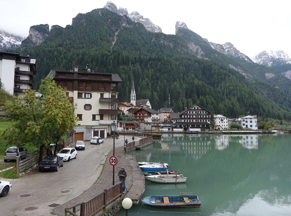 Aussicht auf Alleghe mit Piz Guda und Cordevole See (24.09.2015)