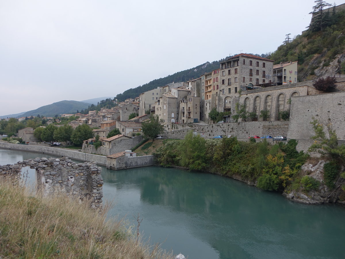 Aussicht auf die Altstadt von Sisteron am Fluss Le Buech (23.09.2017)