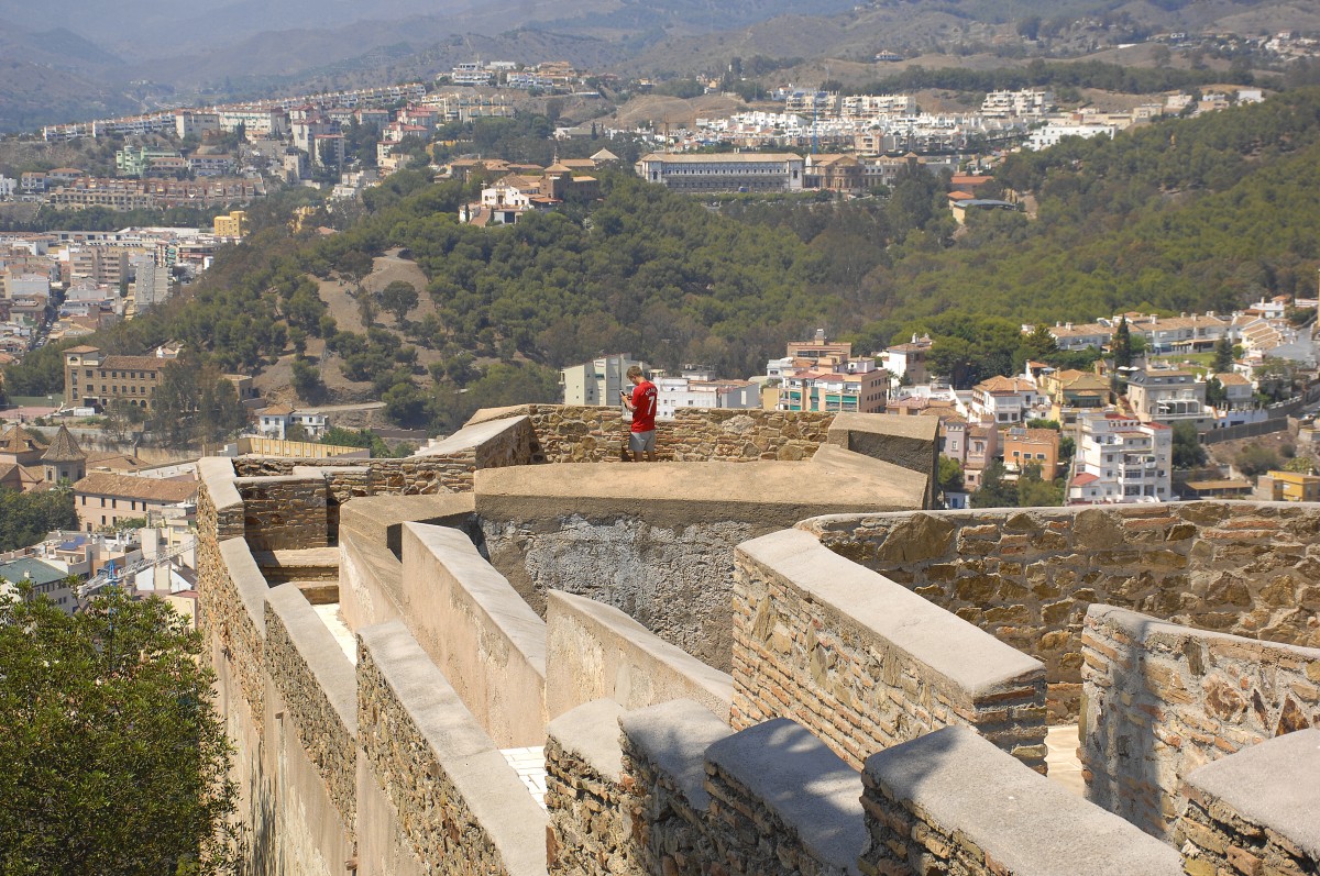 Aussicht auf Mlaga von Castillo de Gibralfaro. Aufnahmedatum: 19. Juli 2014.