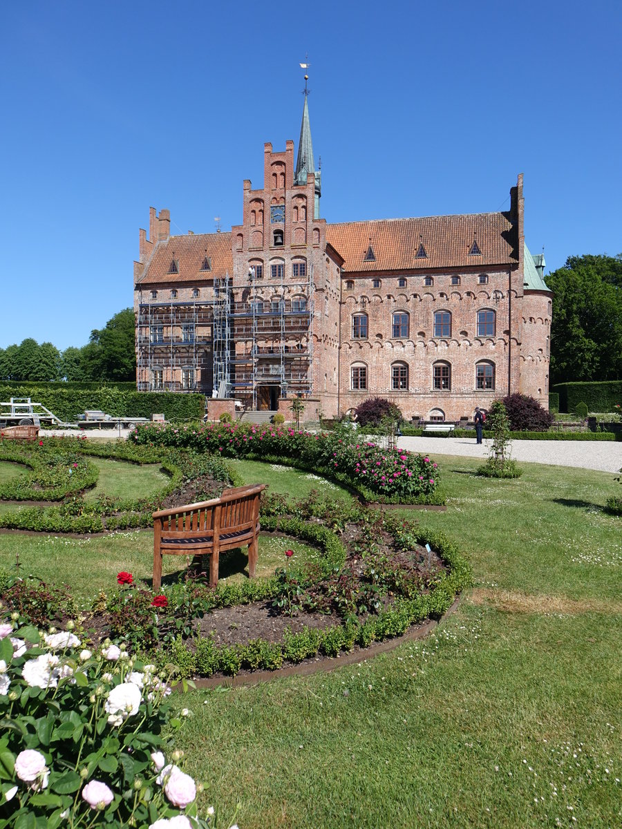 Aussicht auf Schloss Egeskov von der Gartenseite aus (06.06.2018)