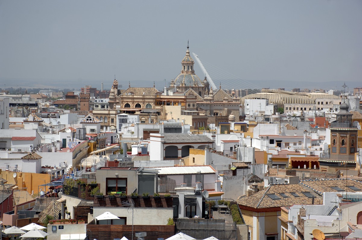 Aussicht auf Sevilla von Cathedral de Sevilla. Aufnahmedatum: 22. Juli 2014.