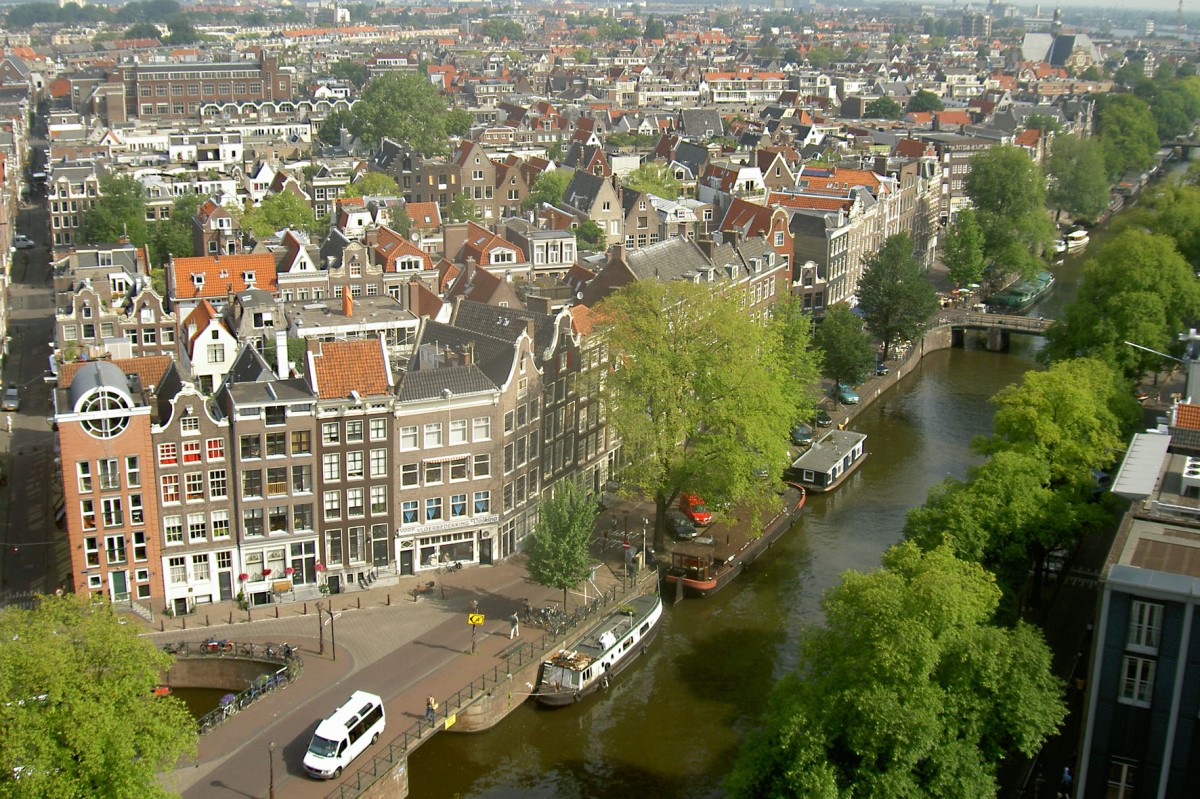 Aussicht von der Westerkerk in Amsterdam. Aufnahme: August 2005.