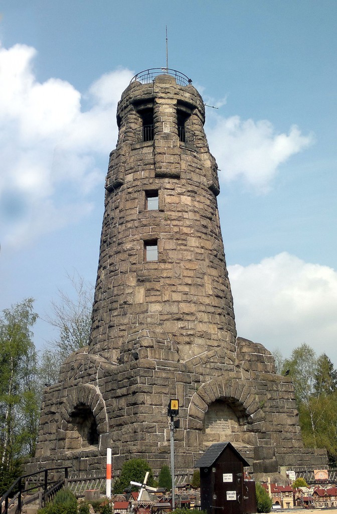 Aussichtsturm. Der Kuhberg ist die hchste Erhebung des nrdlichen Vogtlandes. Foto 12.04.14