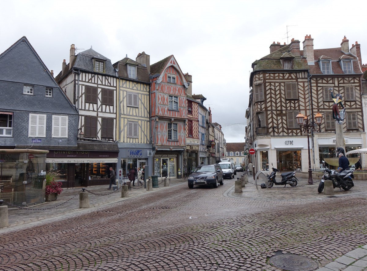 Auxerre, Place Charles Surugue (28.10.2015)