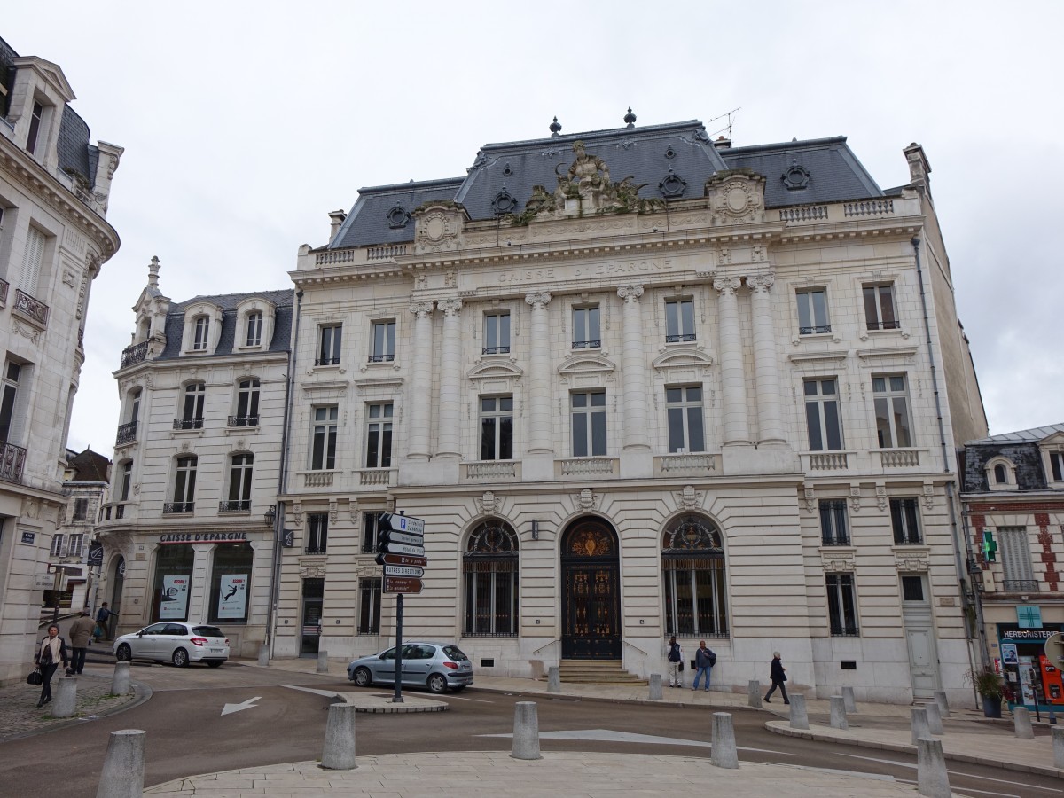 Auxerre, Sparkasse am Place de Cordeliers (28.10.2015)
