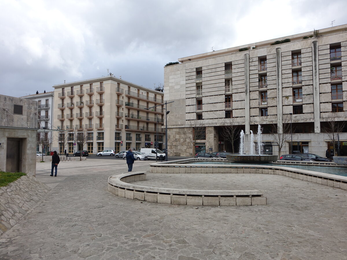 Avellino, Huser an der Piazza Liberta (26.02.2023)