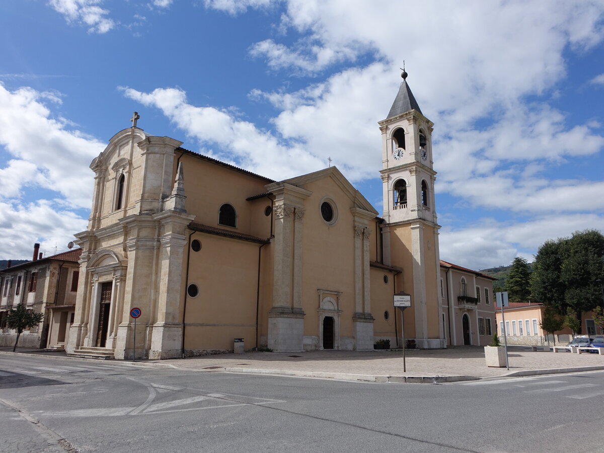 Avezzano, Pfarrkirche San Giovanni Decollato an der Piazza Castello (19.09.2022)
