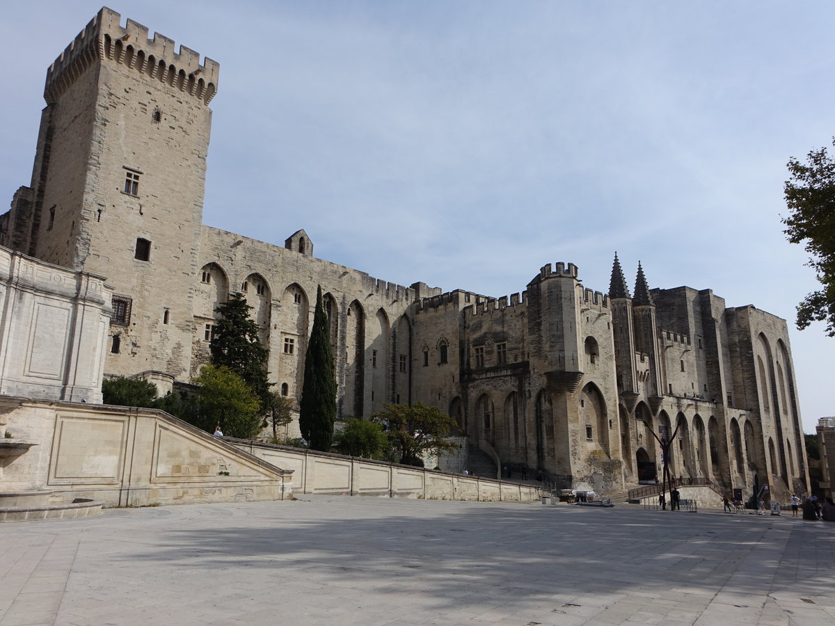 Avignon, der Papstpalast war von 1309 bis 1417 Sitz des sogenannten avignonesischen Papsttums und Residenz der Ppste (22.09.2017)