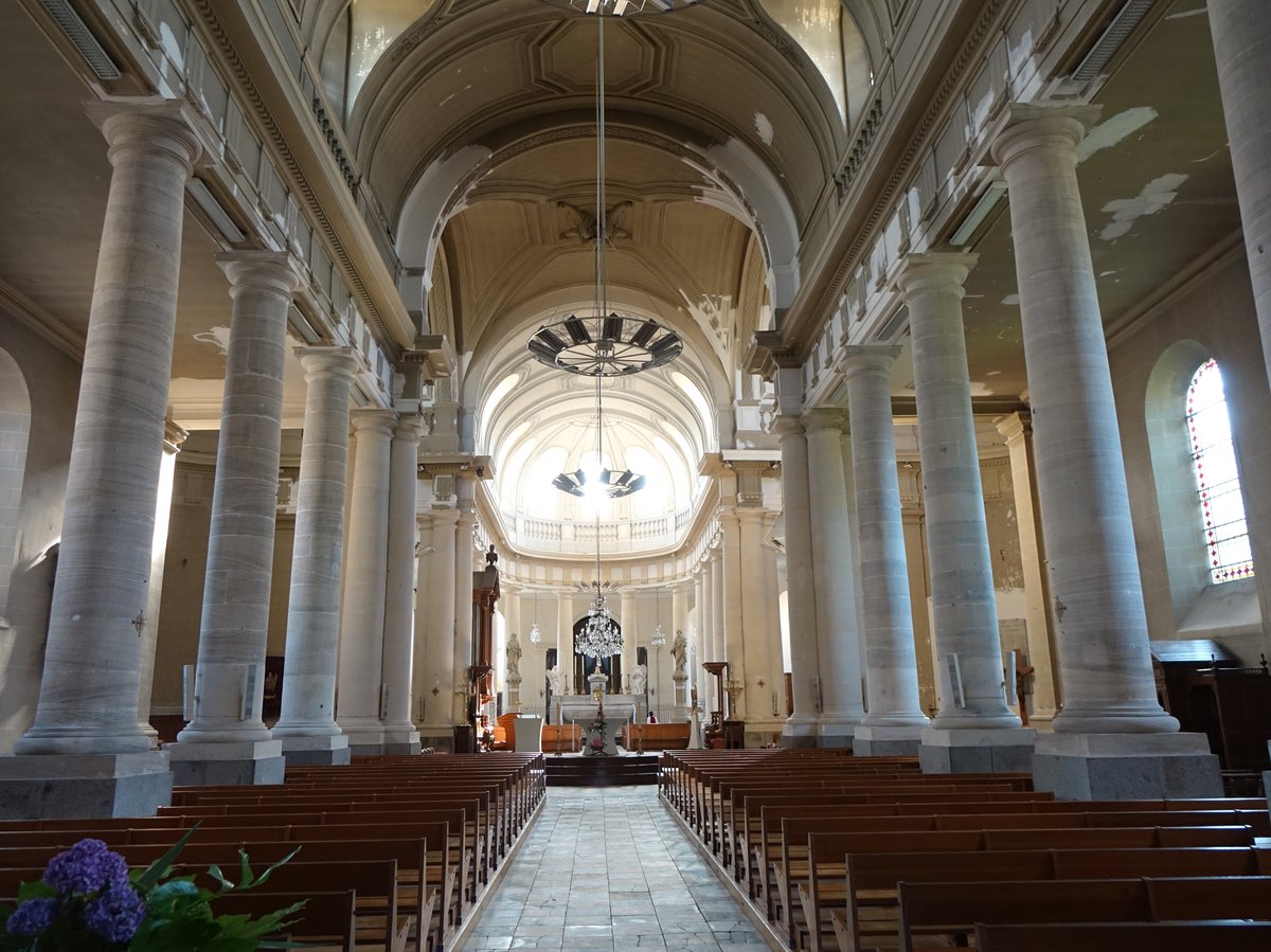 Avranches, Innenraum der Basilika St. Gervais (13.07.2016)