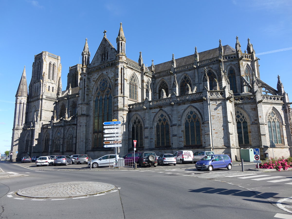 Avranches, Kirche Notre-Dame de Champs, erbaut von 1863 bis 1892, geweiht vom Bischof von Coutances, Abel-Anastase Germain (13.07.2016)
