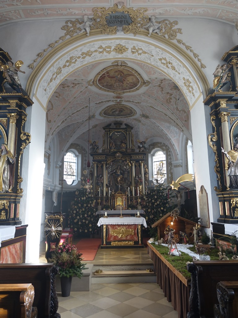 Baar, Hochaltar in der Maria Himmelfahrt Kirche (25.12.2015)