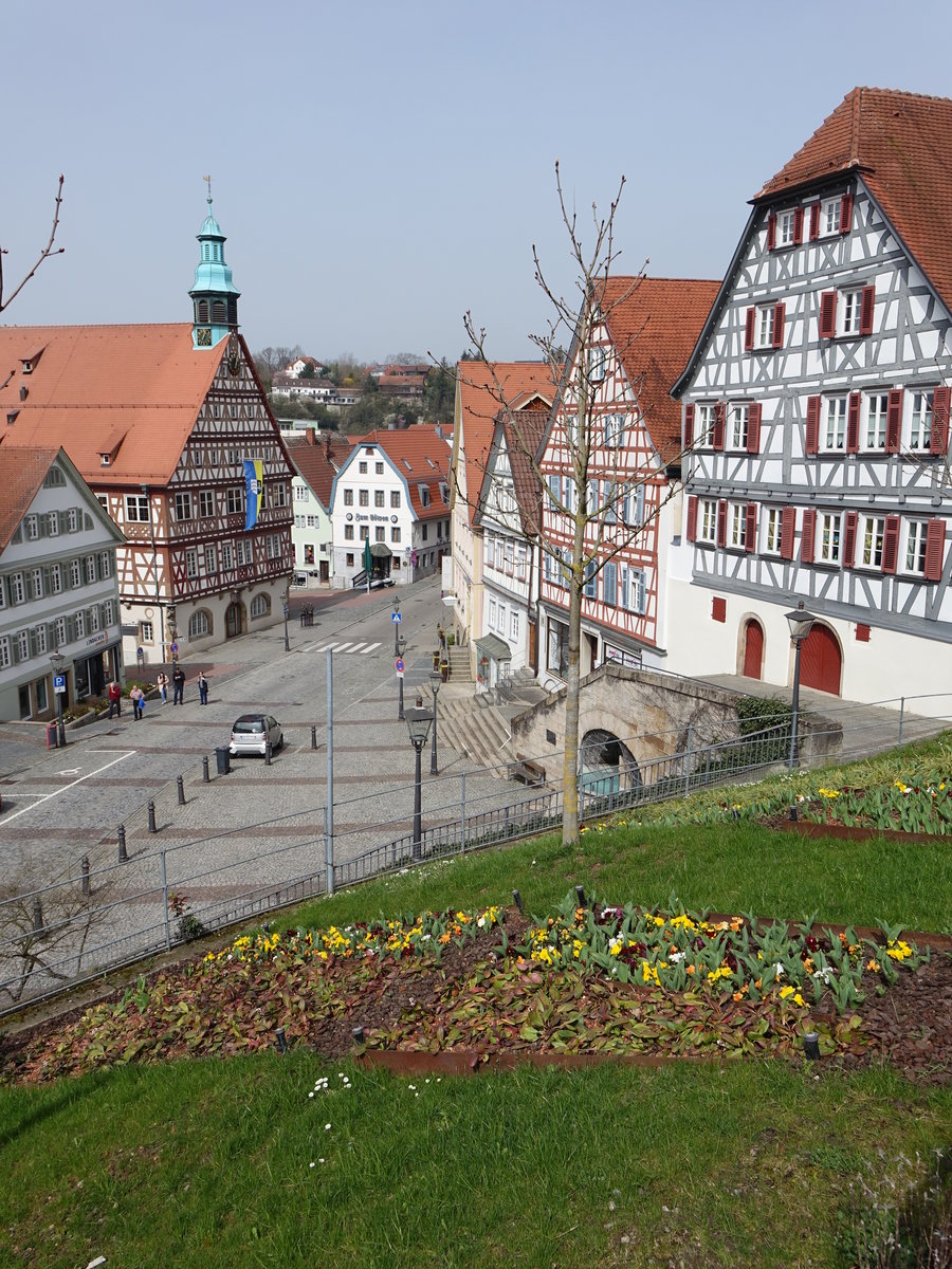 Backnang, Marktplatz mit Rathaus von 1716 (03.04.2016)