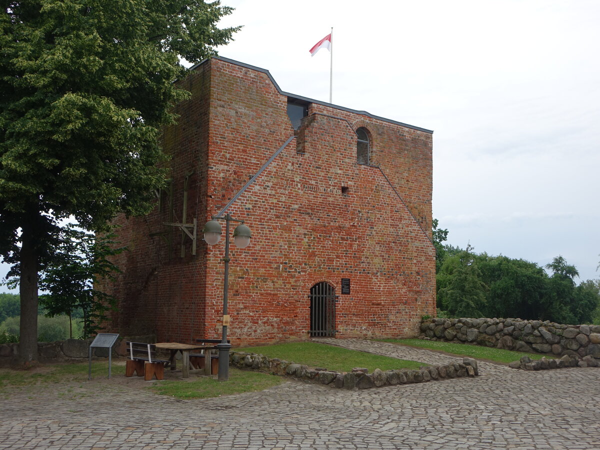 Bad Bodenteich, Bergfried der alten Burg, erbaut im 14. Jahrhundert (20.06.2026)