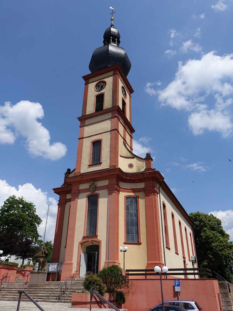 Bad Brckenau, kath. Pfarrkirche St. Bartholomus, erbaut von 1781 bis 1783 durch Johann Georg Link (27.05.2018)