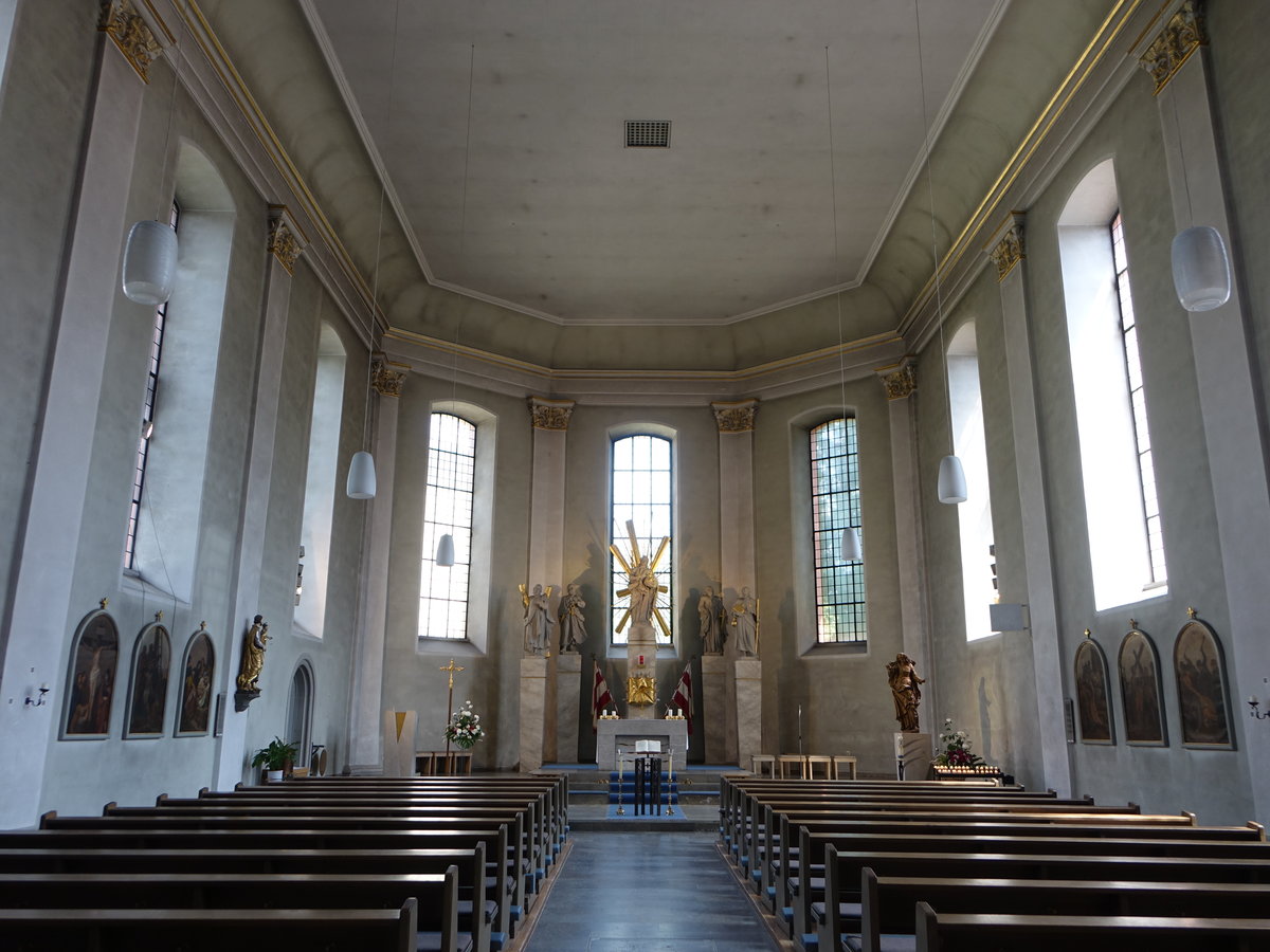 Bad Brckenau, sptbarocker Innenraum der Pfarrkirche St. Bartholomus (27.05.2019)