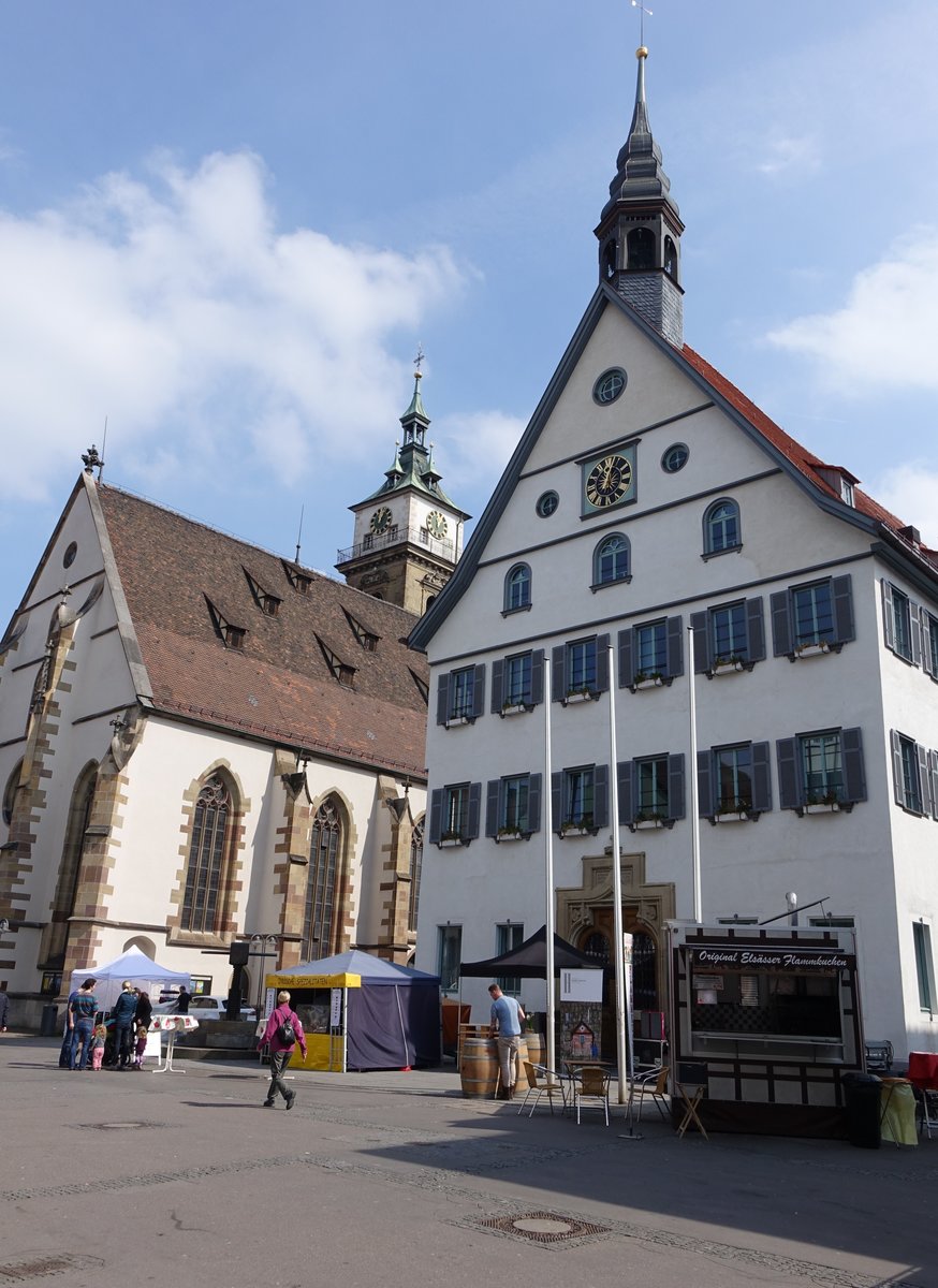 Bad Cannstadt, Altes Rathaus von 1491 und Ev. Stadtkirche (10.04.2016)