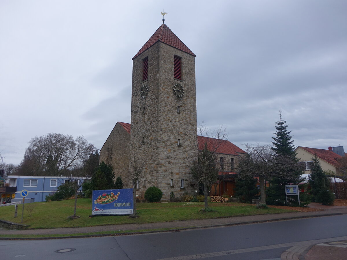 Bad Eilsen, evangelische Christuskirche, erbaut 1959 durch den Architekten R�diger Hachtmann (08.12.2025)