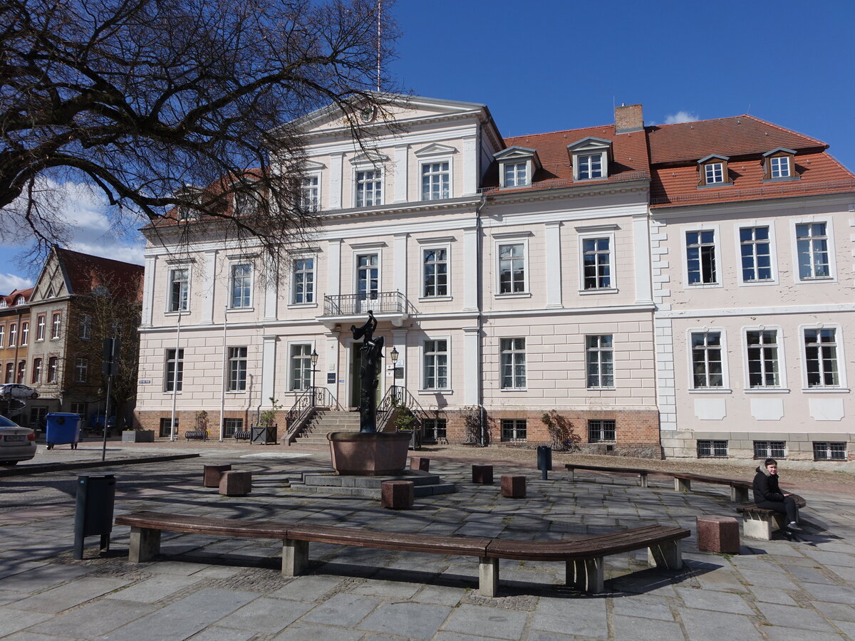 Bad Freienwalde, Rathaus in der Karl Marx Stra�e, erbaut 1855 (08.04.2026)