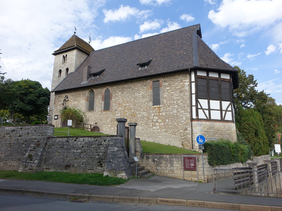 Bad Gandersheim, Pfarrkirche St. Georg, erbaut im 12. Jahrhundert (29.09.2023)