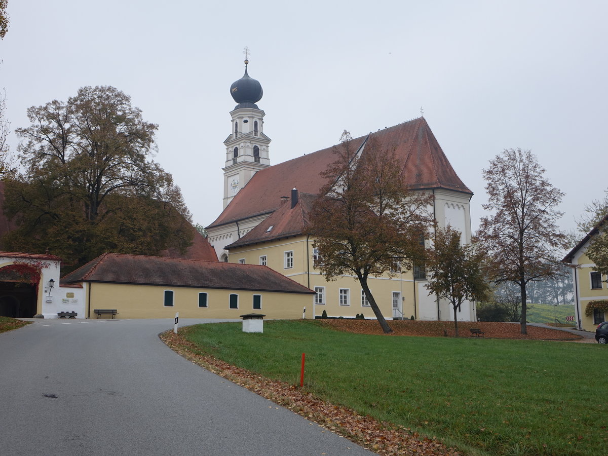 Bad Griesbach, Klosterkirche St. Salvator, erbaut von 1633 bis 1644 von Bartolomeo Viscardi (20.10.2018)