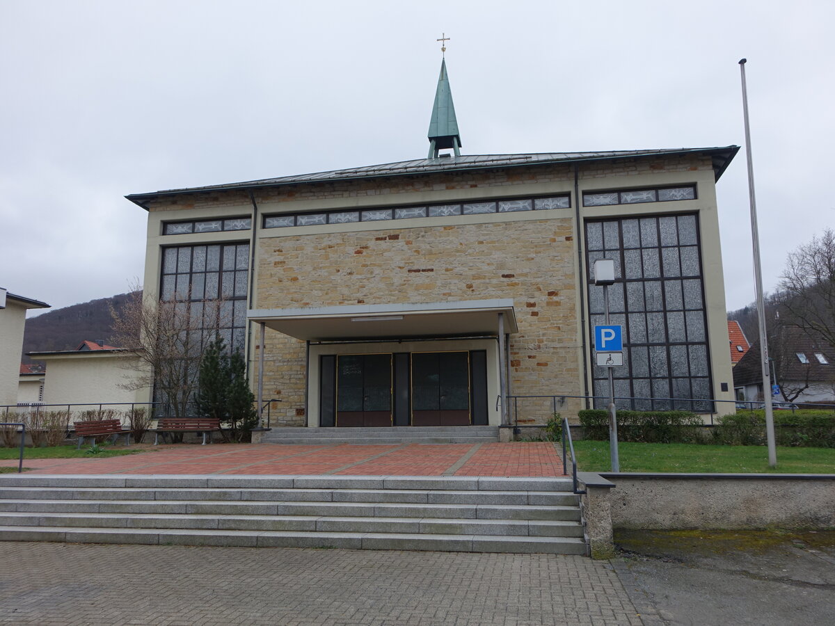 Bad Harzburg, kath. Liebfrauenkirche, erbaut von 1960 bis 1961 nach Plnen von Josef Fehlig (21.03.2024)