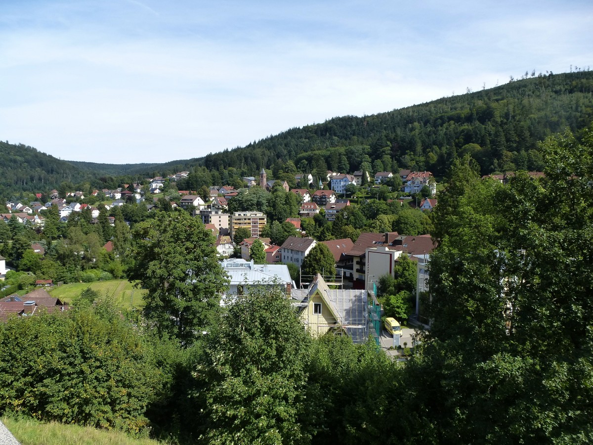 Bad Herrenalb, Blick ber das Heilbad und den Heilklimatischen Kurort im nrdlichen Schwarzwald, Aug.2015 