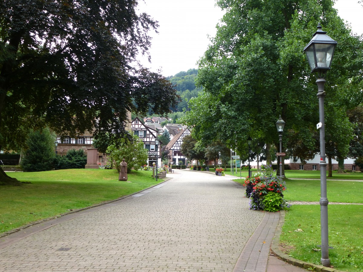 Bad Herrenalb, der ehemalige Klosterbereich ist zu einer Parkanlage umgestaltet worden, Aug.2015 