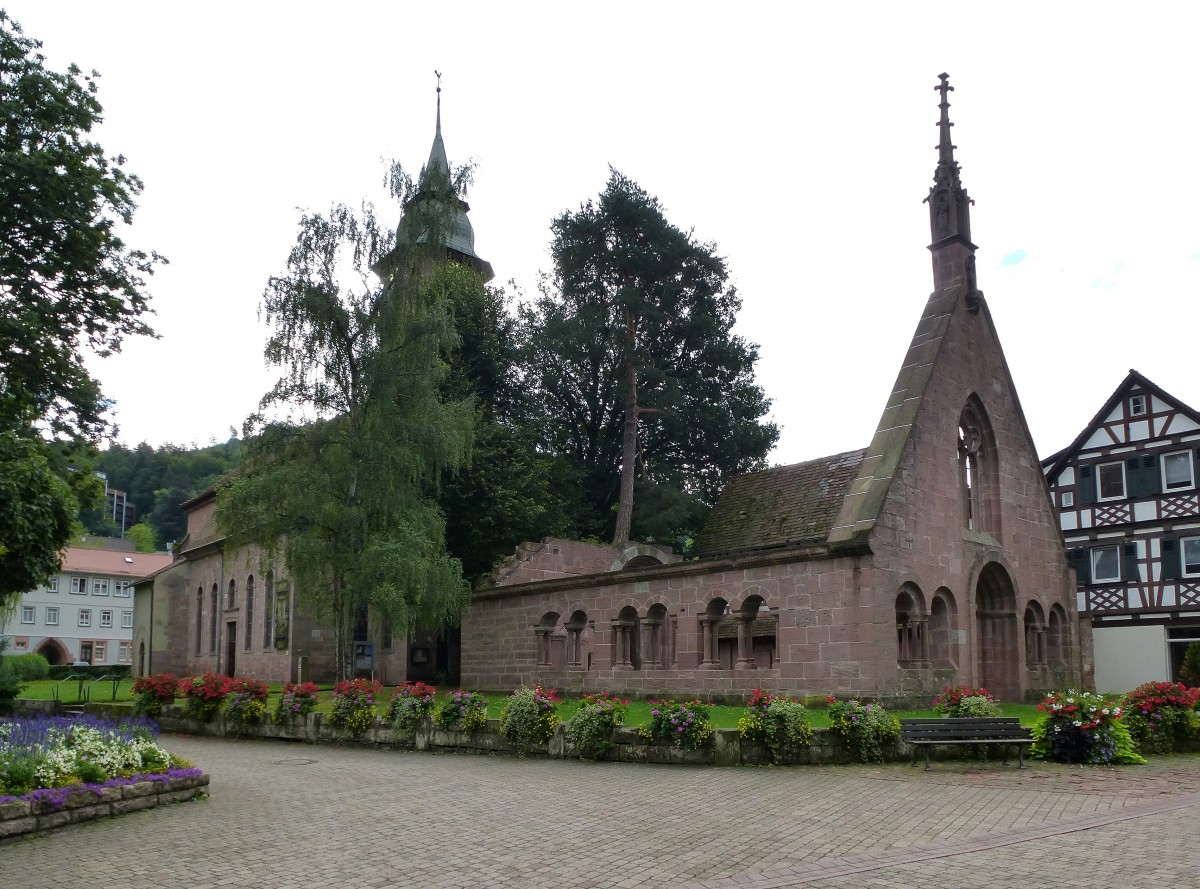 Bad Herrenalb, die Ruine der romanischen Vorhalle zur Klosterkirche, auch Paradies genannt, stammt aus der Zeit um 1200, Aug.2015