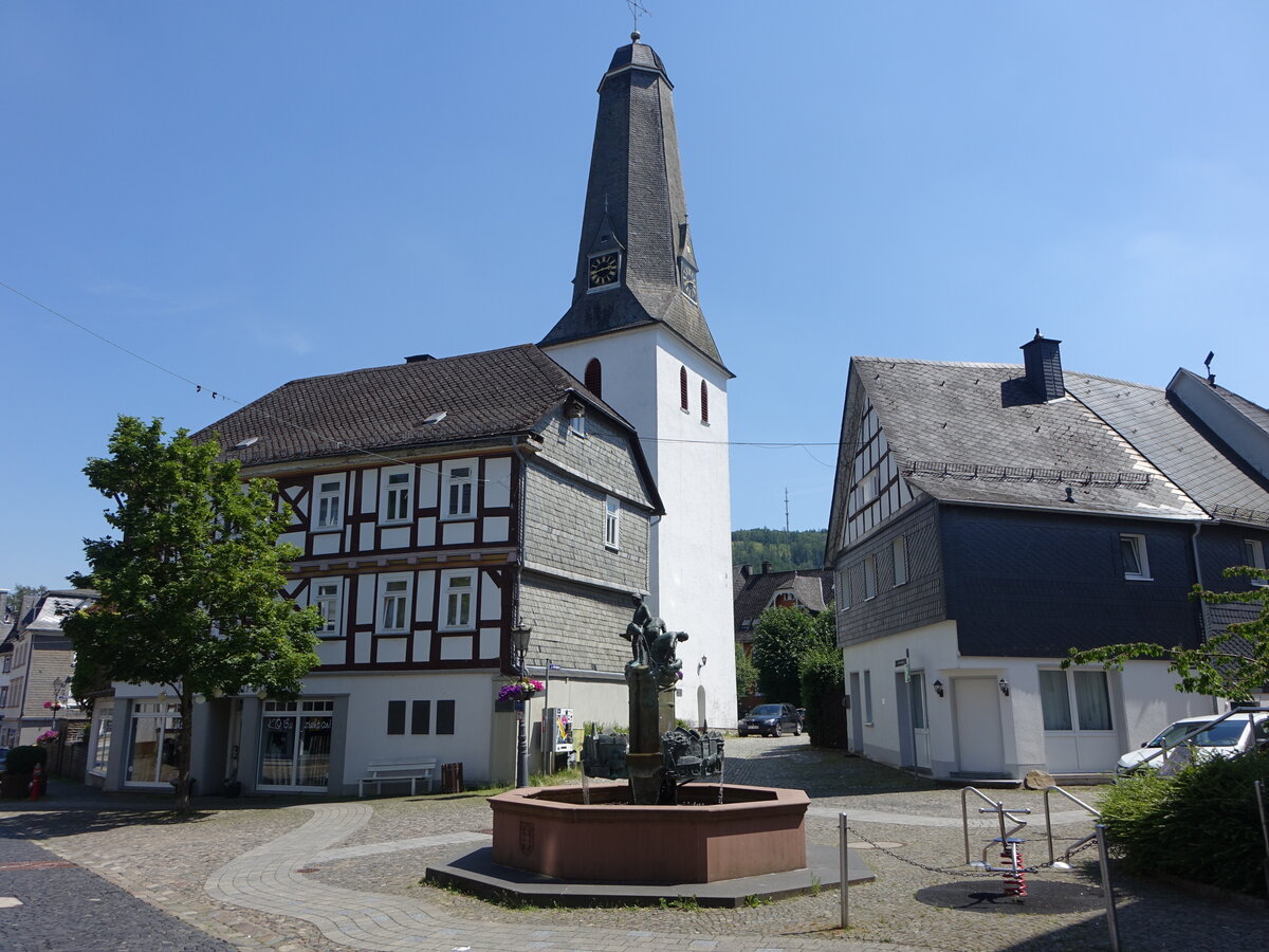 Bad Laasphe, evangelische Kirche, erbaut im 13. Jahrhundert (26.06.2026)