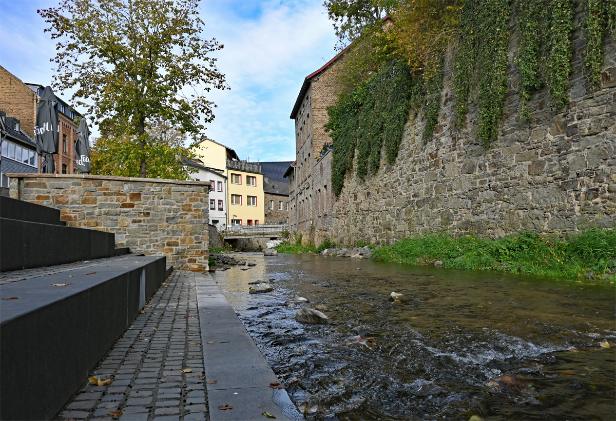 Bad Mnstereifel - Erftlauf mit Steinterrasse zum relaxen (nach der Zerstrung durch die Flutkatastrophe 2021 neu geplant und gebaut).   - 08.11.2023
20.12.2023 Rolf Reinhardt