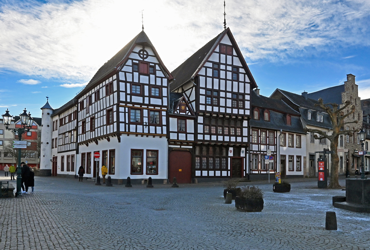 Bad Mnstereifel - Fachwerkbauten, Brauhaus und Mtters Buchhandlung, Marktplatz - 14.02.2021