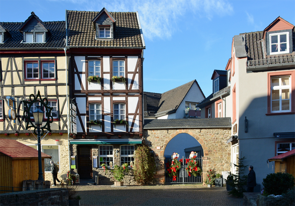 Bad Mnstereifel - schmales Fachwerkhaus (Gasthaus) an der Werther Strasse 26.12.2015