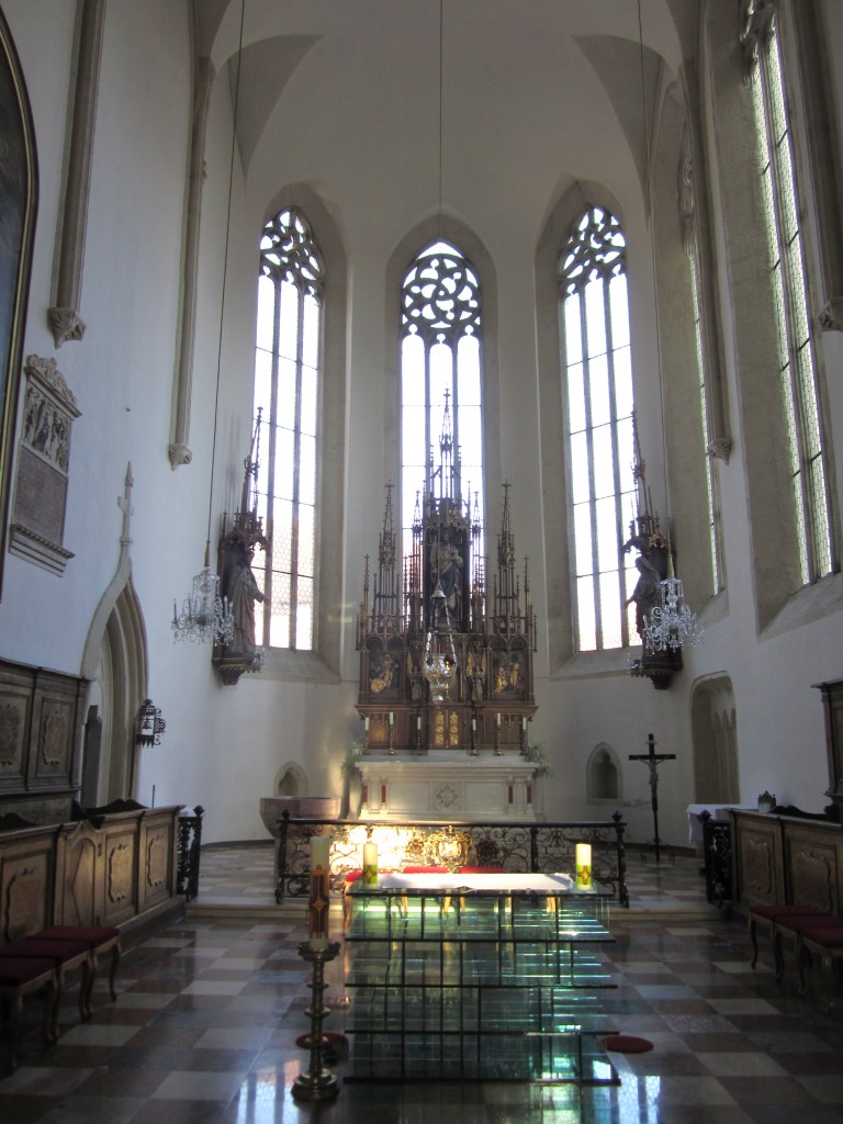 Bad Radkersburg, Chor mit Altar der St. Johannes der Tufer Kirche (21.08.2013)