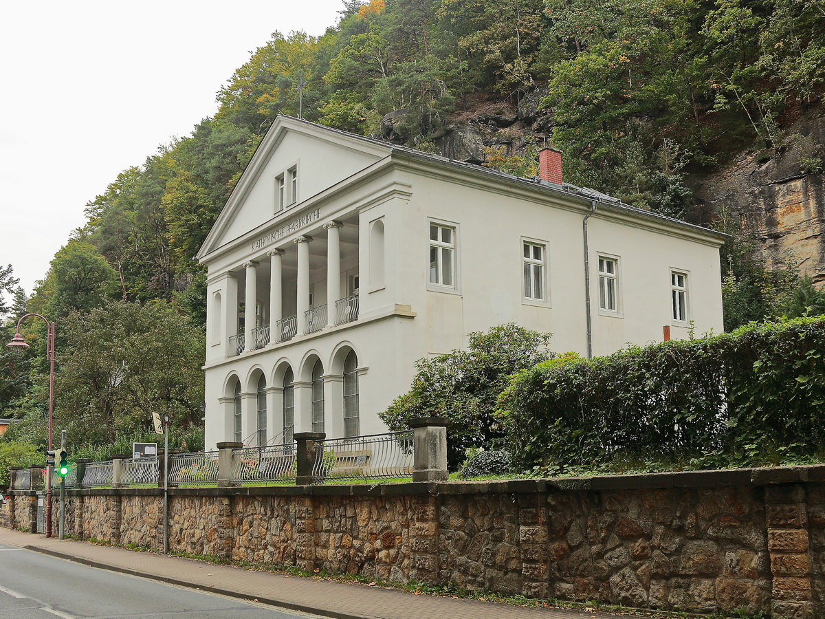 Bad Schandau am 05. Oktober 2021.  Katholische Pfarrkirche im Zentrum.