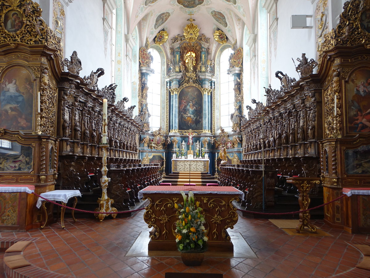 Bad Schussenried, Chorgesthl in der Klosterkirche St. Magnus (05.04.2021)