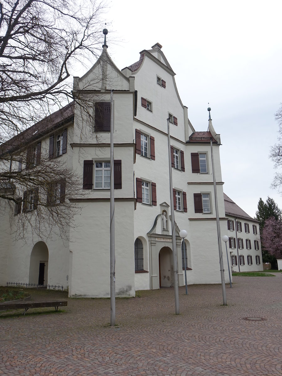 Bad Schussenried, Klosterkirche St. Magnus, dreischiffige Basilika mit barocker Ausstattung, erbaut ab 1183 (05.04.2021)