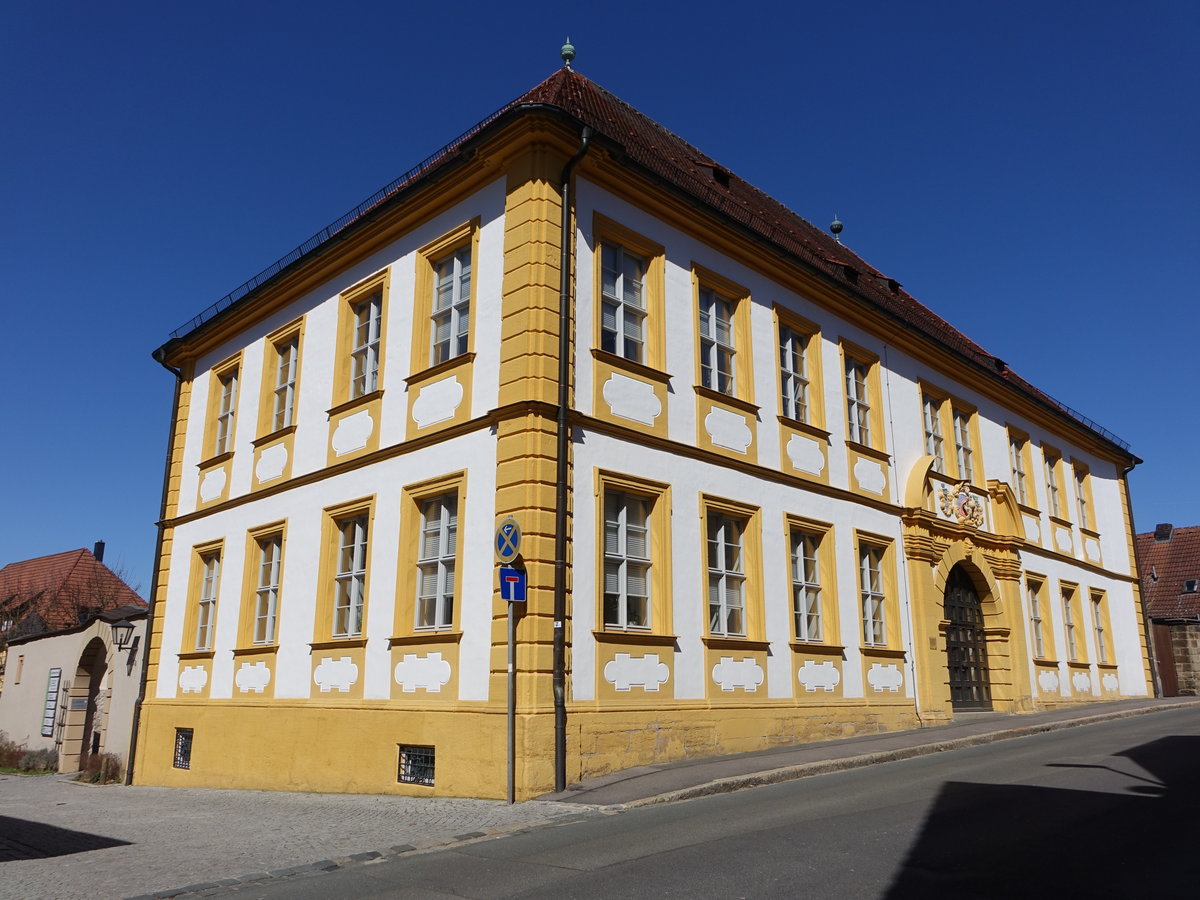 Bad Staffelstein, ehem. Amtshaus des Bamberger Domkapitel, erbaut 1720, seit 1974 Amt fr Landwirtschaft (07.04.2018)