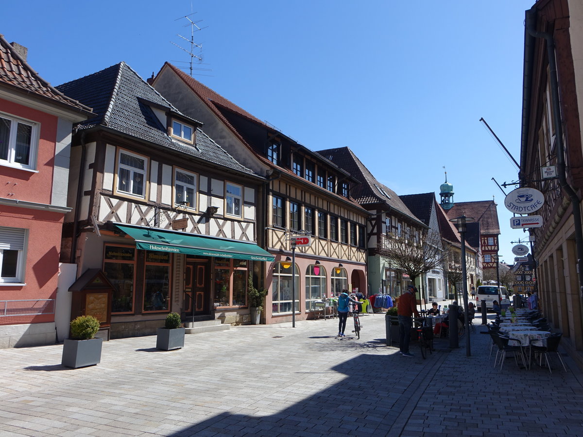 Bad Staffelstein, Fachwerkhuser in der Bahnhofstrae (07.04.2018)