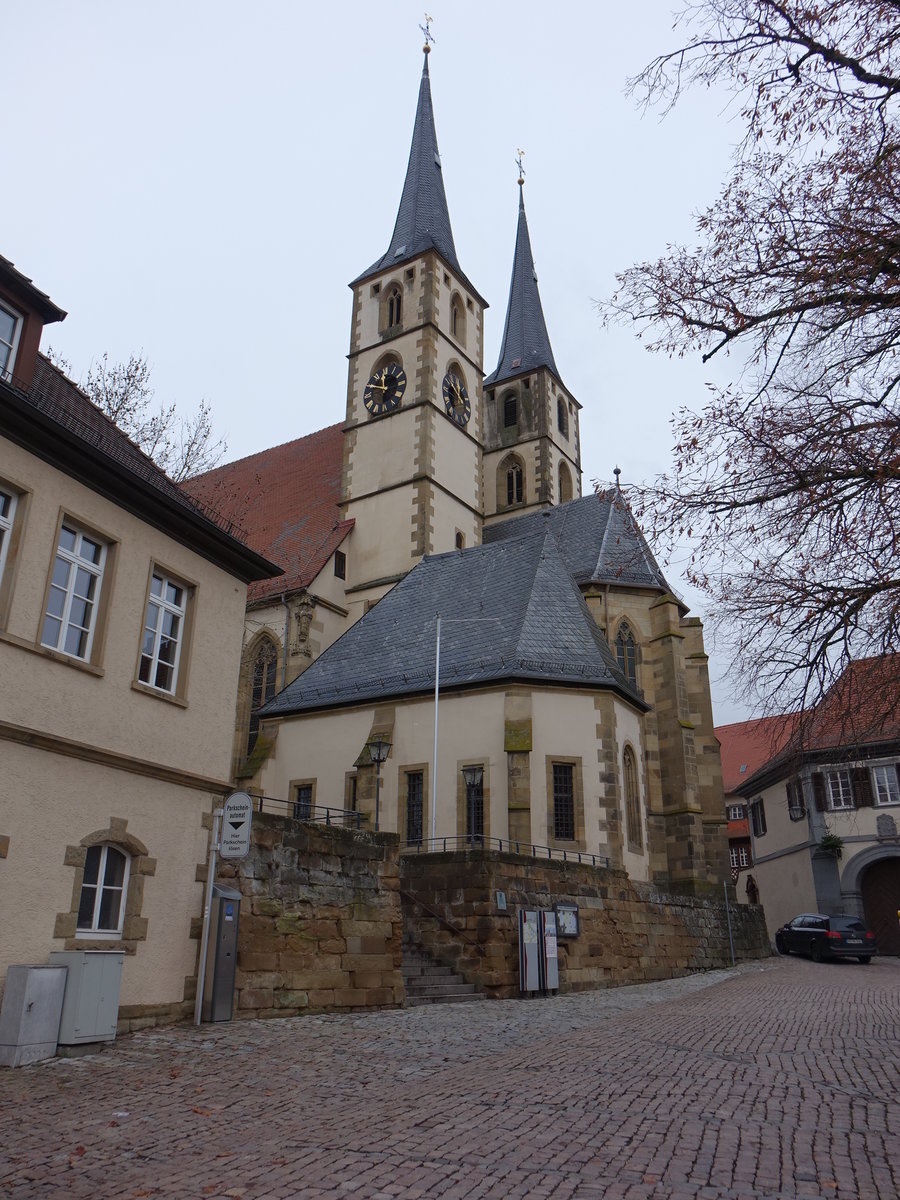 Bad Wimpfen, evangelische Stadtkirche St. Marien, dreischiffiger Hallenbau mit nach Osten gerichtetem Chor, erbaut im 13. Jahrhundert, Langhaus erbaut von 1489 bis 1516 (23.12.2018)